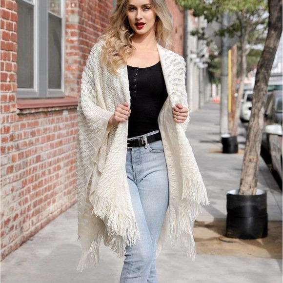 Leto Accessories Accessories - Ivory Cream Soft Diagonal Knit Tassel Fringe Trim Ruana Shawl Wrap
